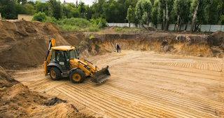 Разработка котлована Черемхово стоимость за от 560 руб. м3 - заказать работы по копке и рытью котлованов | траншей